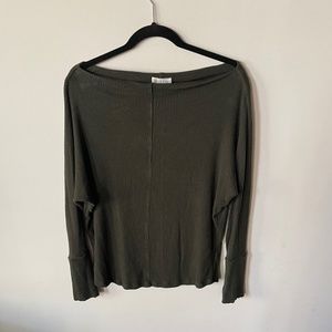 Velvet by Graham & Spencer off shoulder sweater SZ Small
